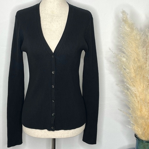 NEW YORK & CO Black Ribbed V-Neck Cardigan - Picture 2 of 14
